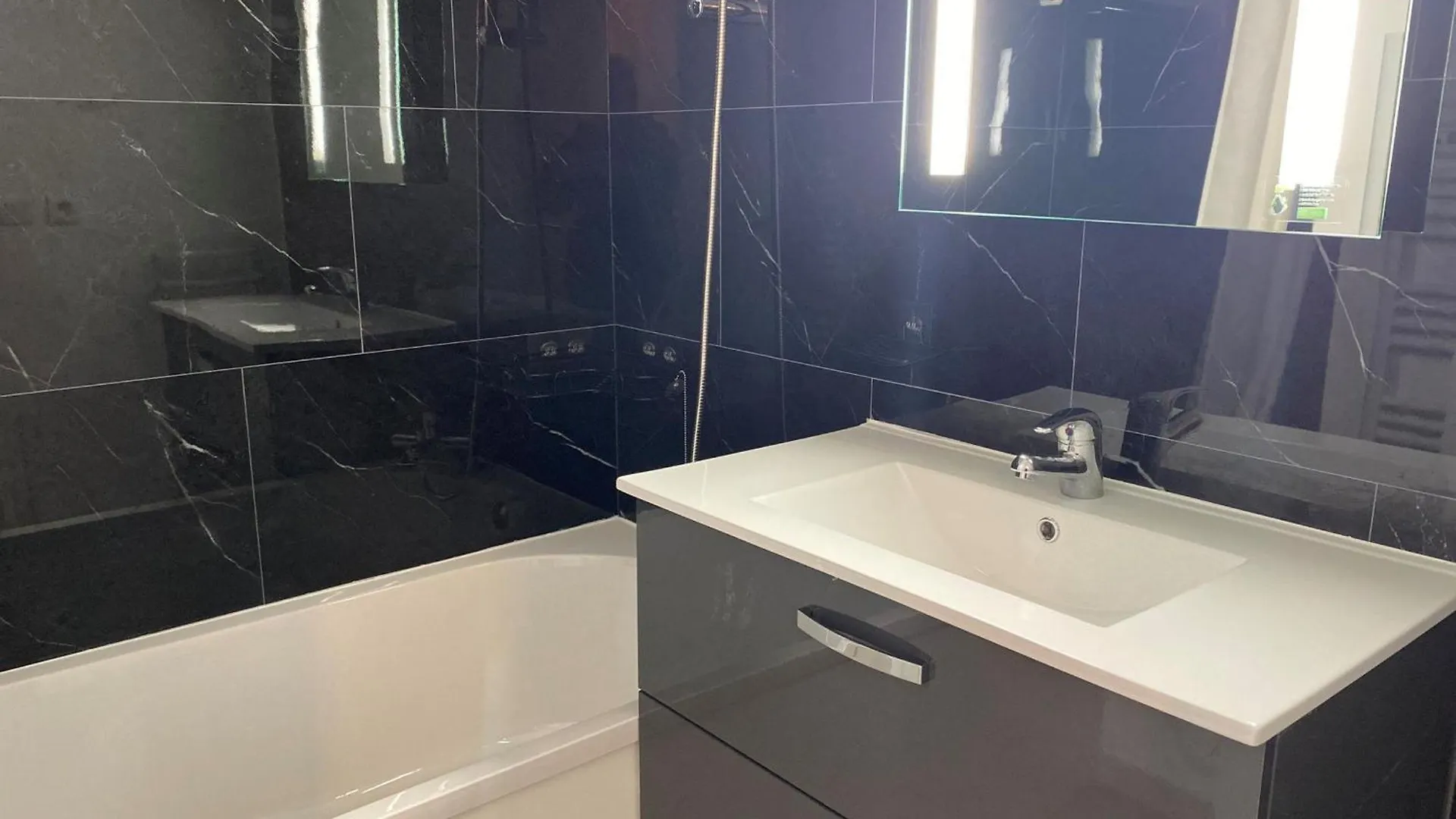 Apartment Appart Renove Coeur Station, Skis Aux Pieds, Parking, Animaux Admis - Fr-1-513-98 Courchevel